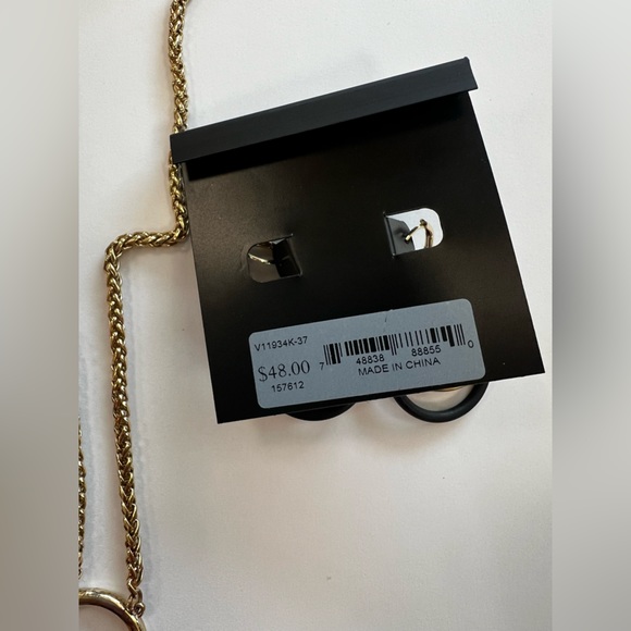 Vince Camuto earring necklace set - Picture 11 of 11